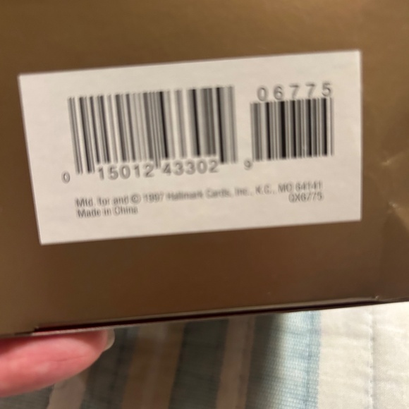 Vintage Hallmark Keepsake  Ornament 1997 Swinging in the Snow - Picture 6 of 7